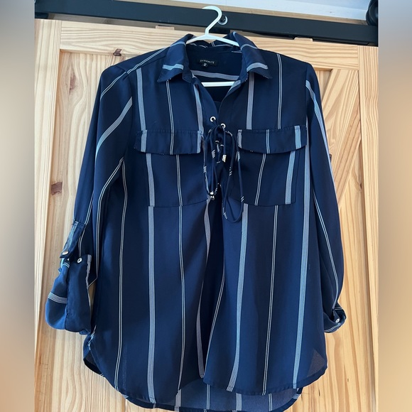 Dynamite Navy Stripped Blouse - Picture 1 of 3